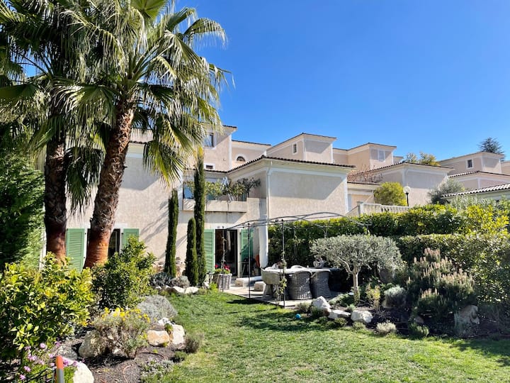 Super Cosy 5 Bedroom Villa Patio, 2 Km From Beach - Côte d’Azur
