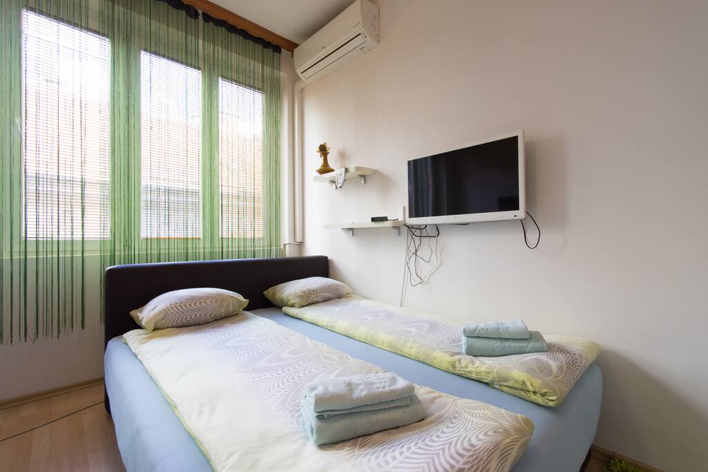 King size bed