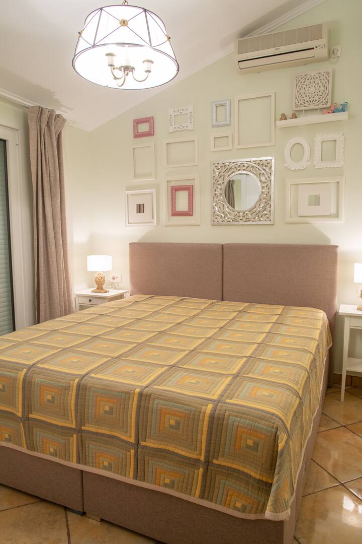 Frontside Schlafzimmer 2 (Betten umwandelbar in 2 separate)