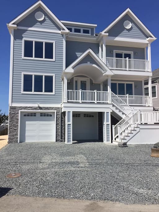250 Harbor Court, Normandy Beach