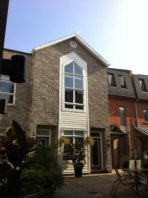 Two-story building - 2nd floor