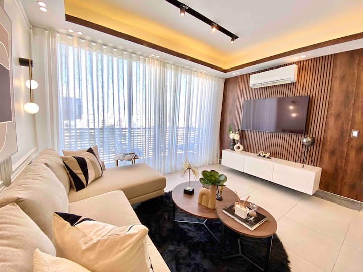 Luxury High-floor Apt In Piantini | City View - Santo Domingo