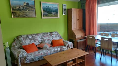 Top performing Airbnb: Las Margas Golf & Pyrenees Aragones in Huesca