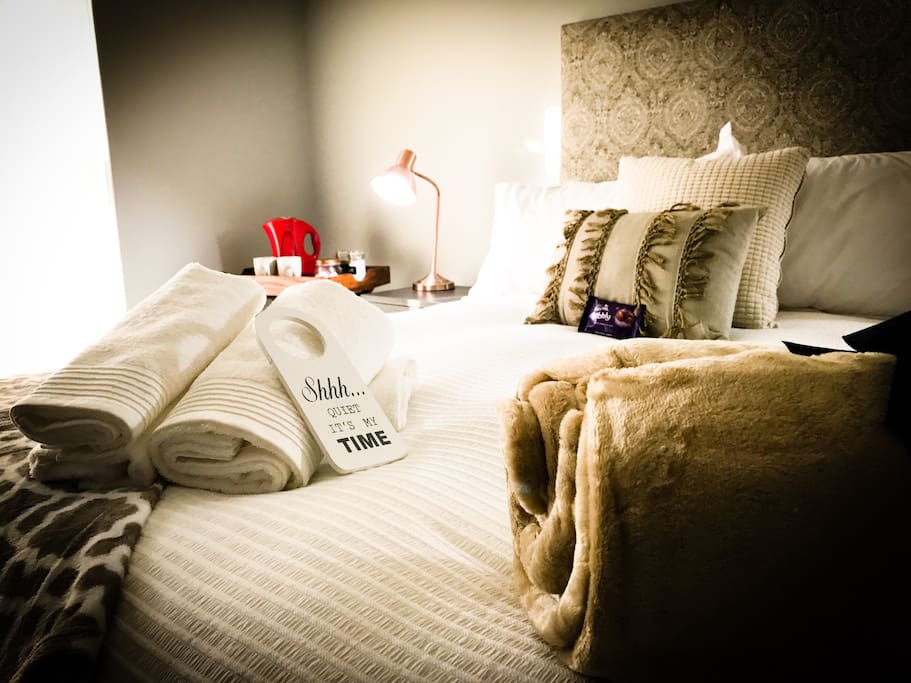ROOM UNIT 1