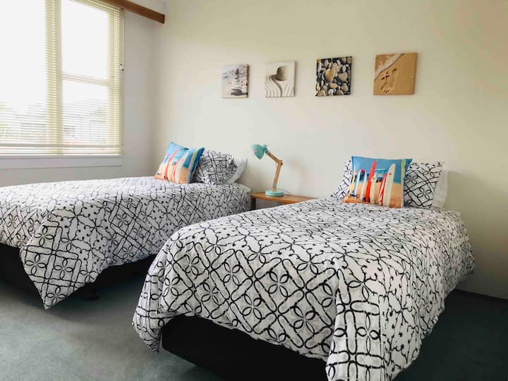 Спалня 3 - 2 единични