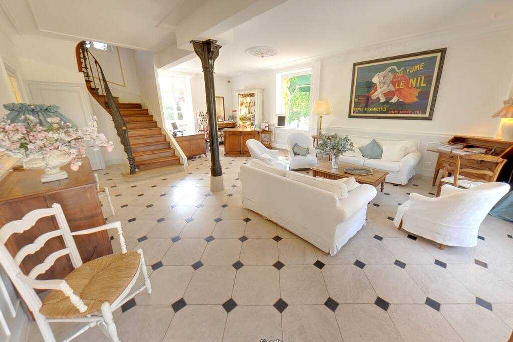 Le Grand Salon de Réception.