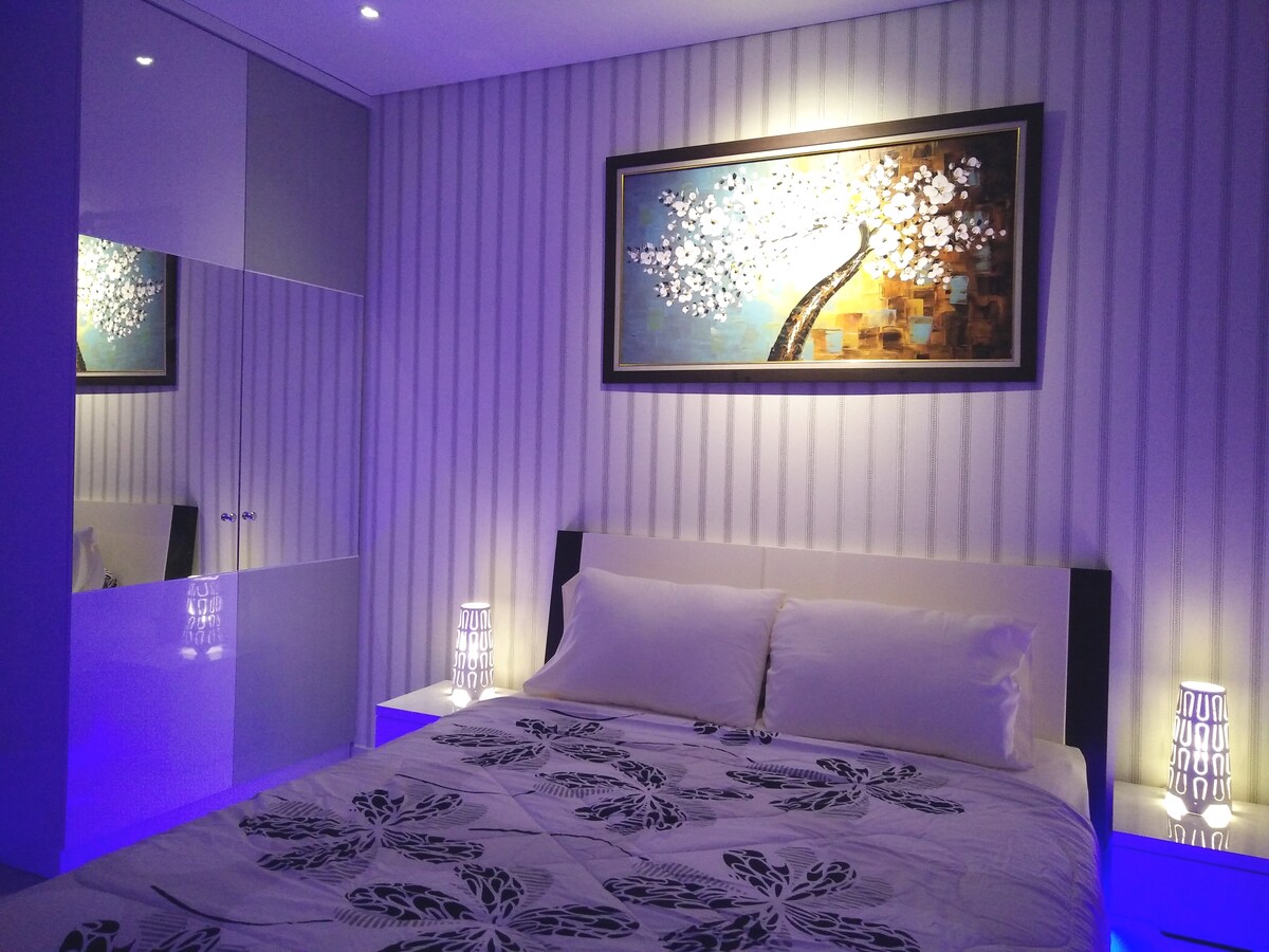 Ukubwa wa Malkia wa Chumba cha kulala cha Master