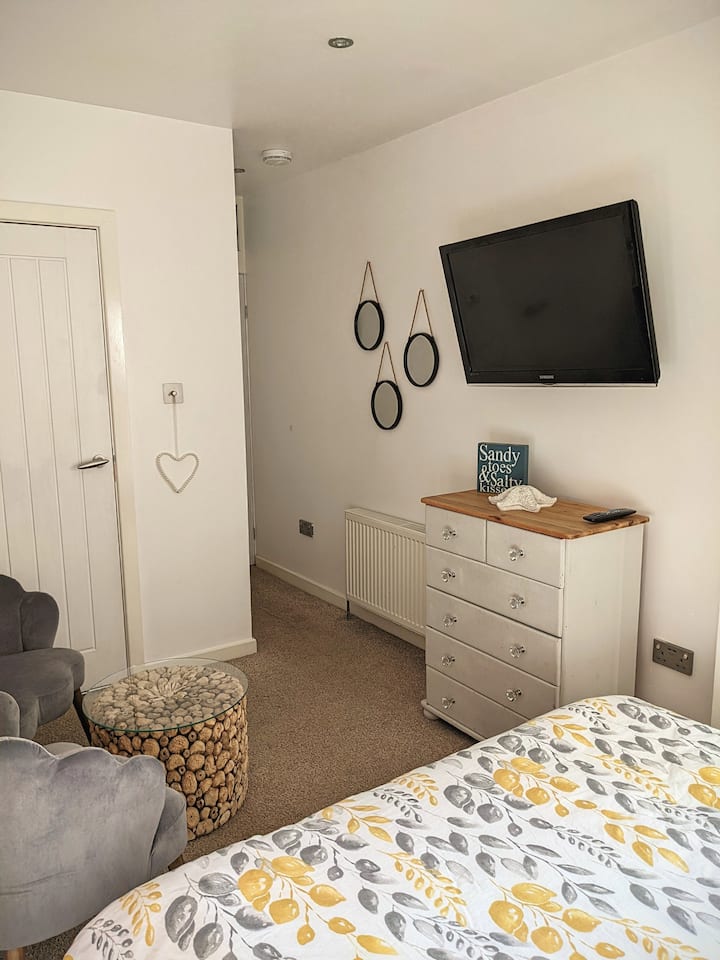 Top 10 Airbnb Vacation Rentals In Southbourne, UK Trip101