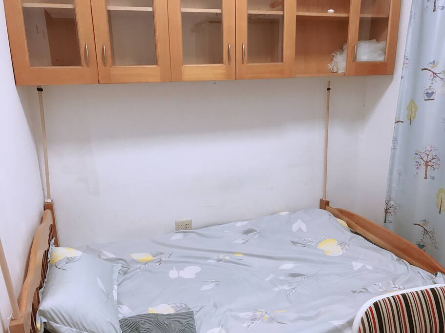 我们特意为客人准备的干净整洁的床上用品,希望您能住得舒服安心。