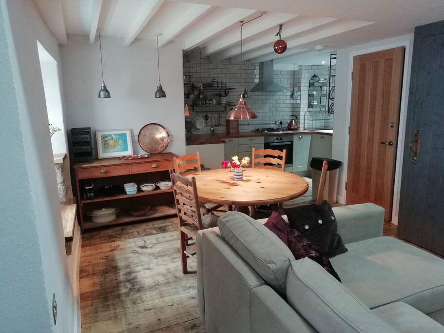 The Loaf A Stylish And Unique Town Centre Roost Townhouses For Rent In Penzance England United Kingdom