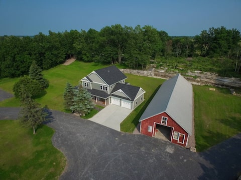 (DH) Spacious 5 bedroom, 4.5 bath private home