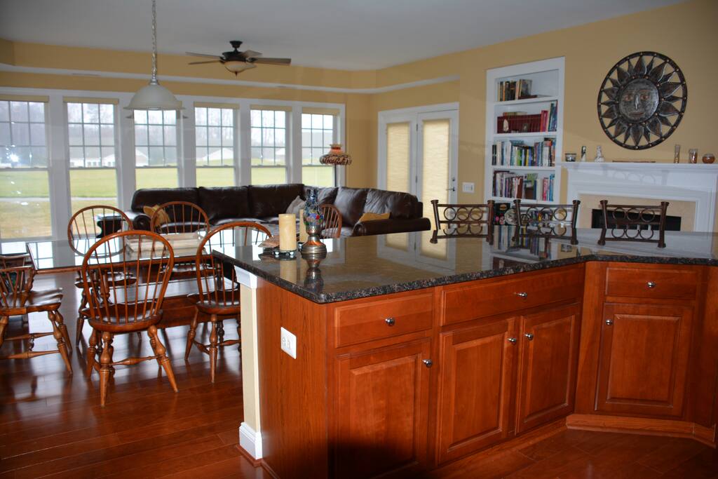 Eat In Kitchen & Family Room