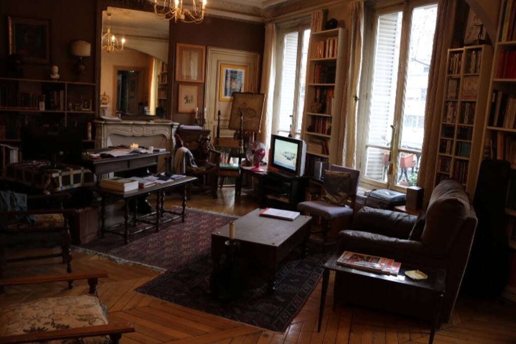 Intellectual and artistic set up with library that you are welcome to use.