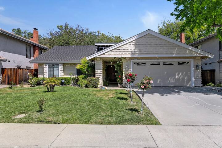 Modern 3Br/2Ba, perfect for work from home!