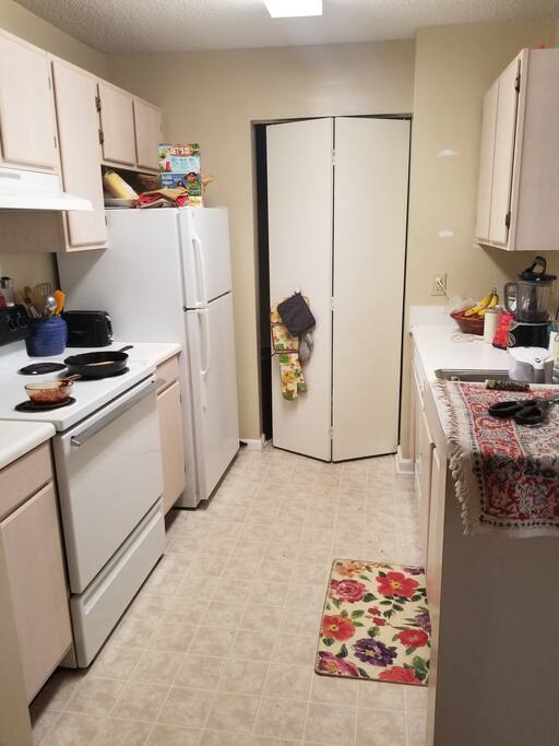Full kitchen!