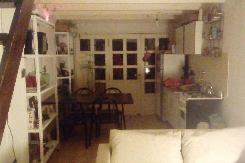 la casa de noche