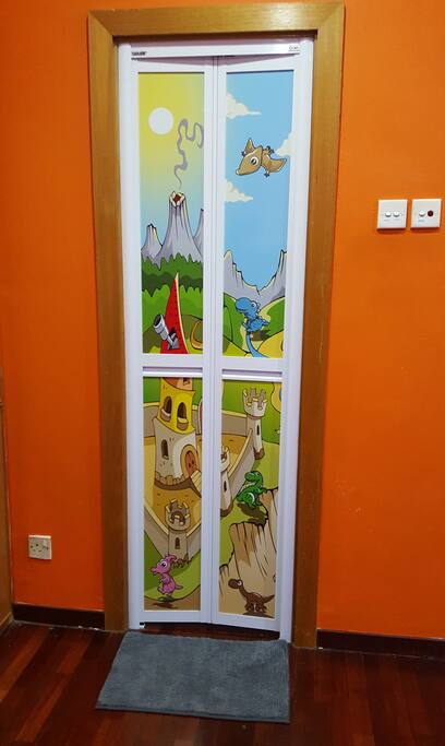 Children-friendly door to bathroom