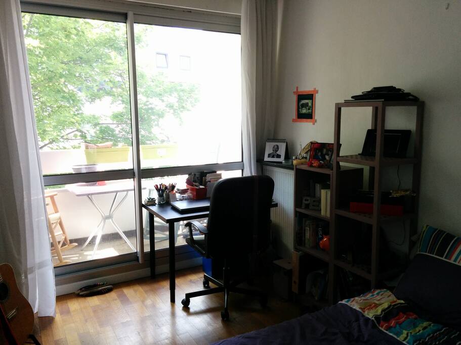 Acces to the balcony from the bedroom only