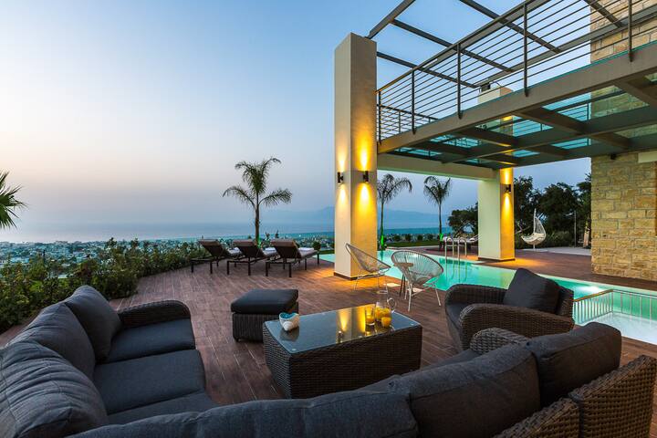 Villa Emilia | Heated* pool, seaview, next to town