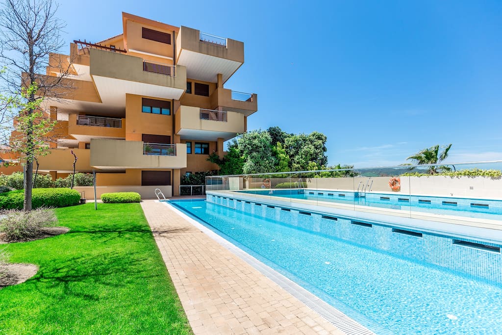 exclusive Waterfront Apartments in the Sotogrande Marina ...