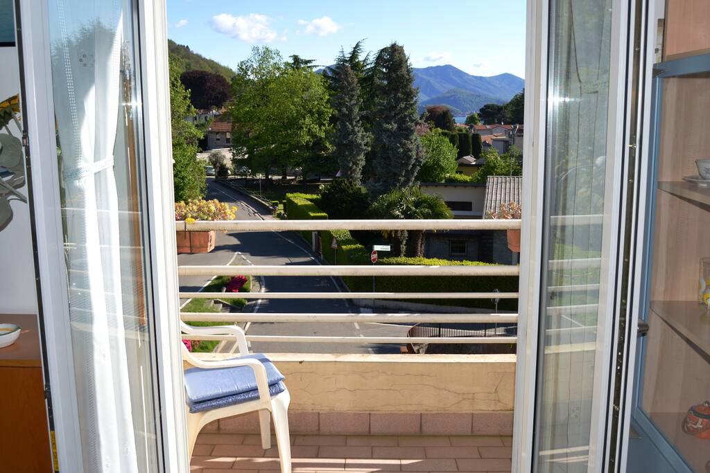Panorama dalla porta finestra del soggiorno