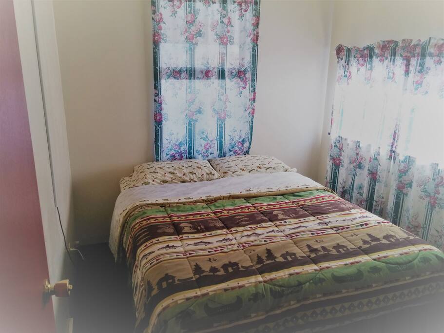 Room with Queen Bed