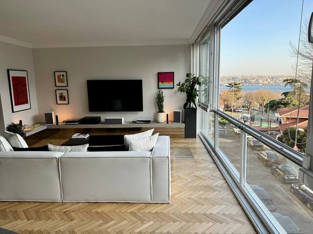 Spacious sunny flat, park and bosphorus view 200m2 gallery image 3