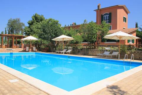 Country Villa Due Querce with Pool near Rome