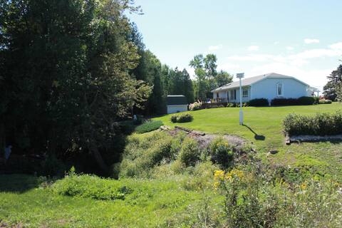 SUNRISE CREEK Private Beach House Near Door County