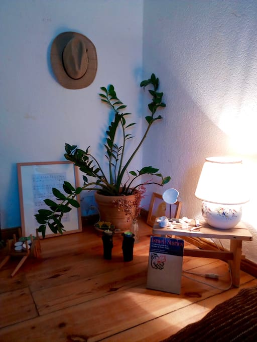 Bed corner
