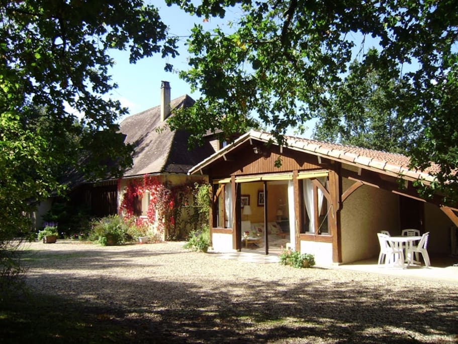 Le gîte et notre maison