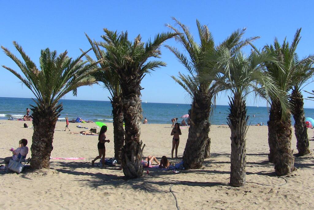 PLAGE LA PLUS PROCHE - 2MN A PIED