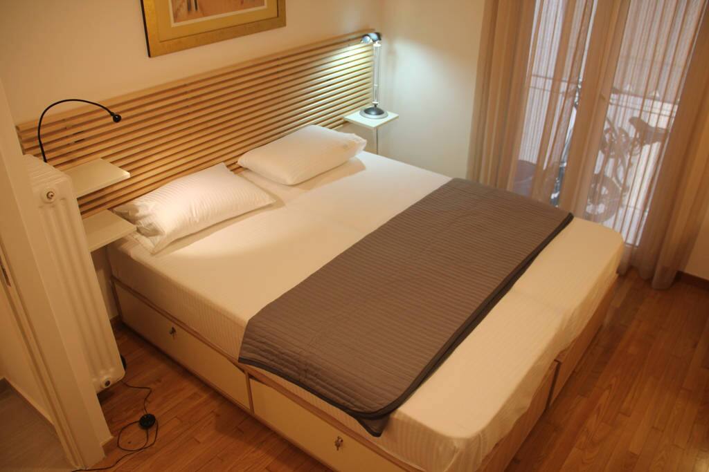1st bedroom (Bed can be divided in 2 single or 1 double bed)