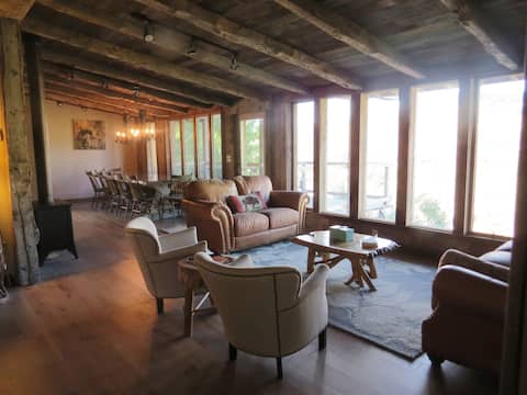 Elk River Art  - Guest House