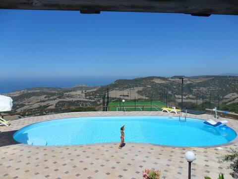 Villa Roberta with big private pool and tennis.