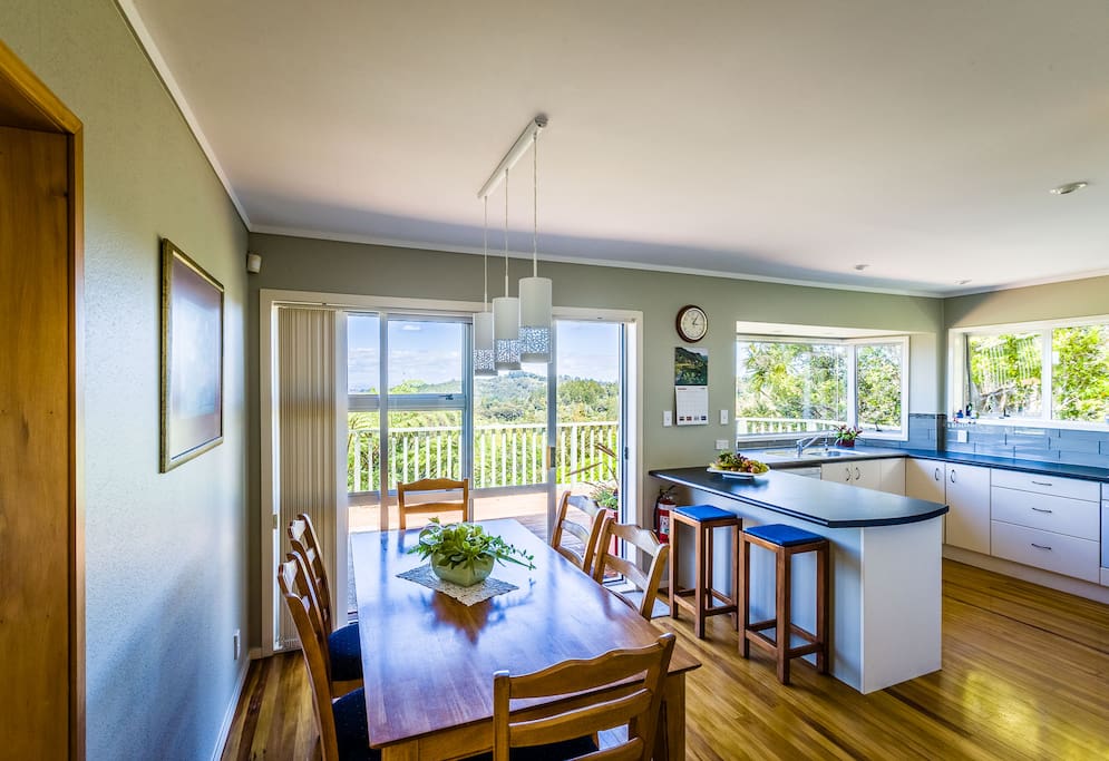 Dining/Kitchen area