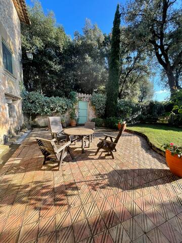 Magical 17th century Rural Retreat, pool, BBQ gallery image 4