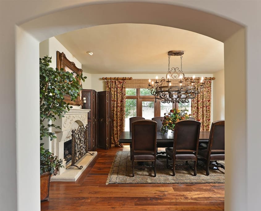 Formal Dining Room, Seats 8