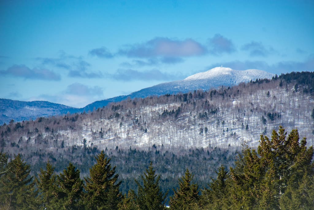 Views of squaw mountain summit .