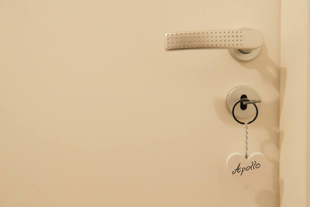 Room APOLLO