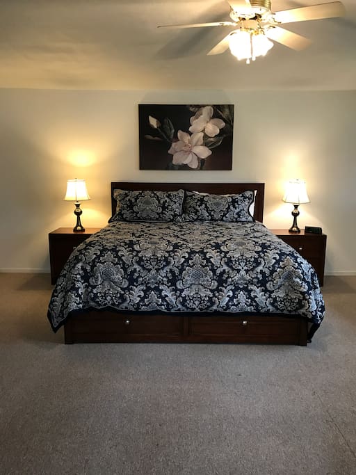 This is a brand new bed with an King-size European pillow mattress. Four king sized pillows.