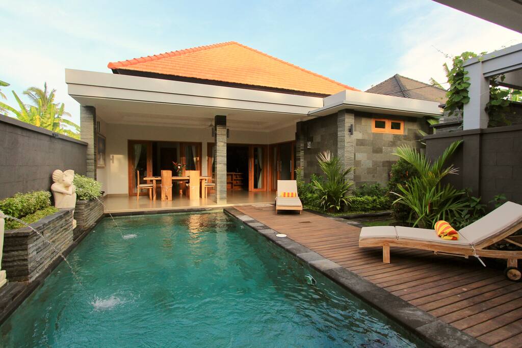 Villas in Lovina ( Villa Girya Amertha Sari )