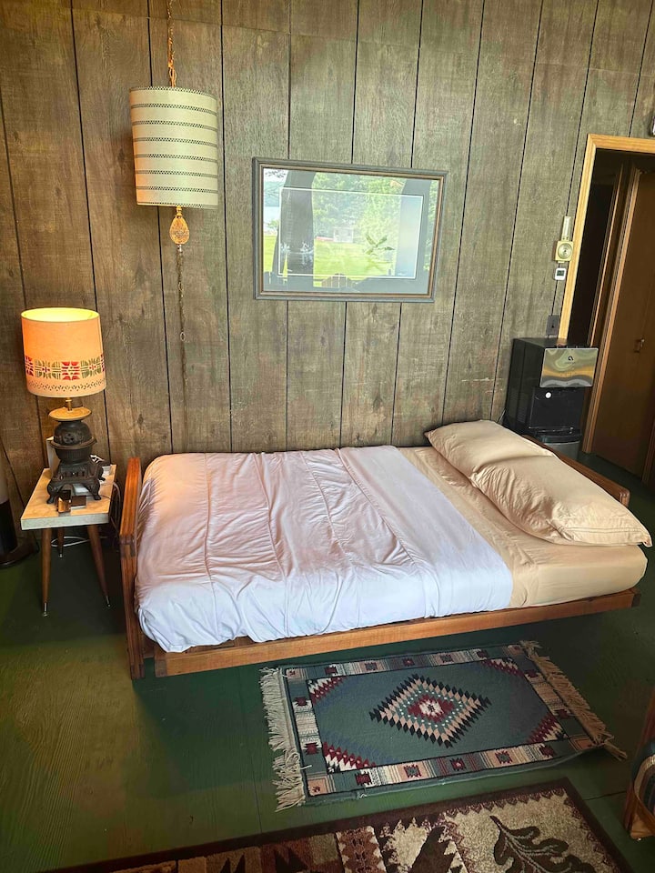 Диваните се сгъват на две двойни легла