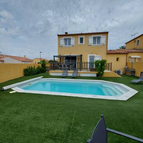 Villa with private pool and spa (optional)