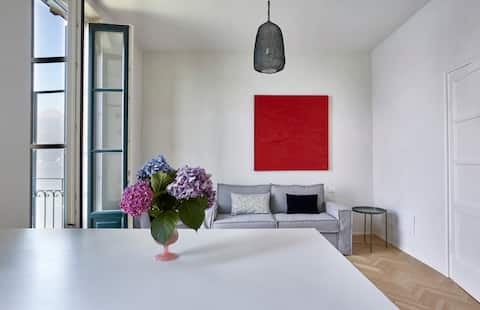 Popular Airbnb listing: Fisherman's house on the beach! N.1 in Varenna