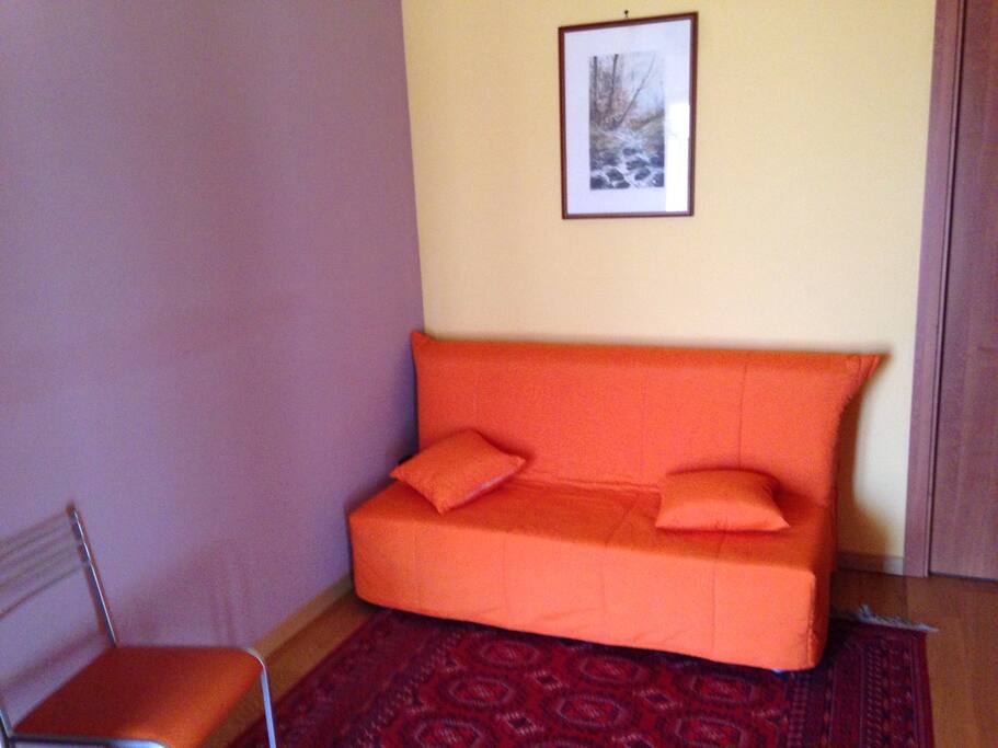 Camere con divano letto