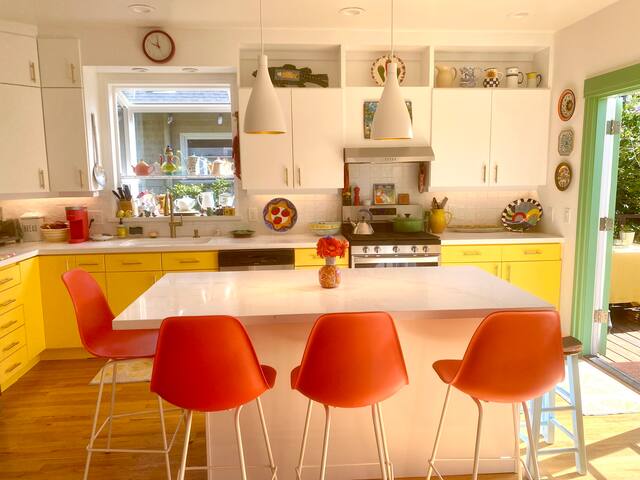 Sunny craftsman home in Rockridge gallery image 4