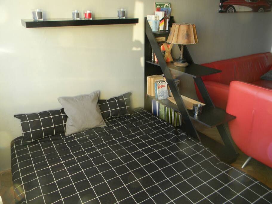 There are two separated bedrooms in the flat which comfortably suits to 4 people, but if even you're 6, there is that classic IKEA folding bed with all the bedding. Quick and comfy