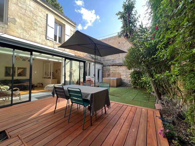 Chartrons maison avec jardin et jacuzzi au calme