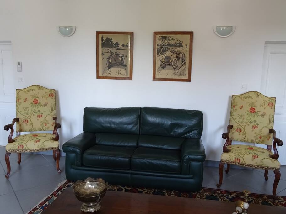 Salon et pièce à vivre
